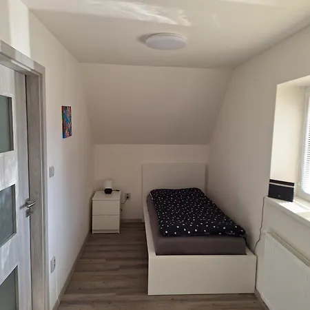 Apartment Rd *